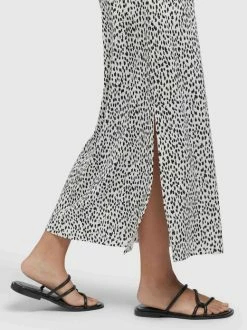 Khujo Damen Kleid - MIRNA GEPARD AOP -Khujo Verkäufe Damen Kleid MIRNA GEPARD AOP pdstandard 624975 0001 modeldetail 2